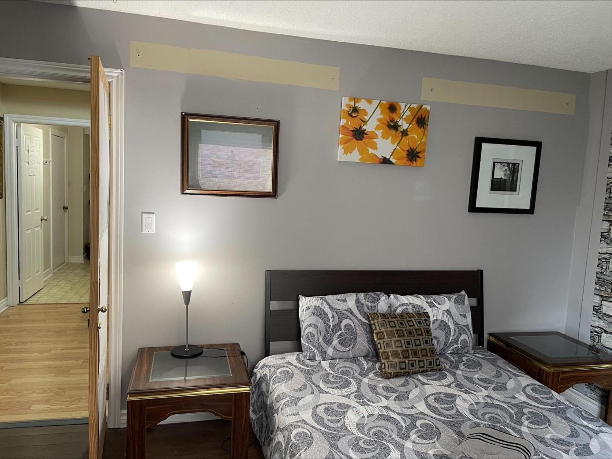 Bhf Near College & Hosp Self-Service Check-In So Fast Net Free Parking In Barrie Exteriér fotografie